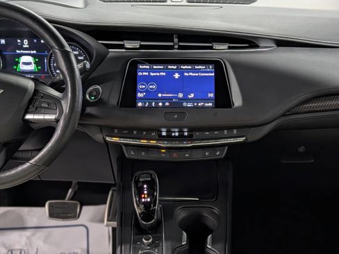 Used 2021 Cadillac XT4 Sport image 18