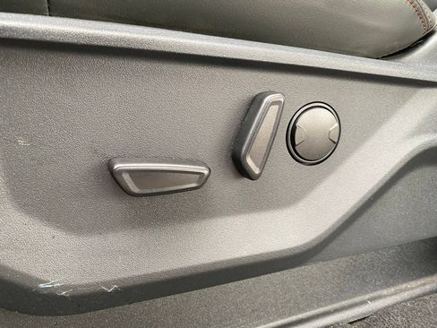 Used 2025 Ford Expedition Active AWD/4WD image 16