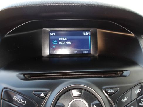 Used 2014 Ford Focus SE FWD image 12