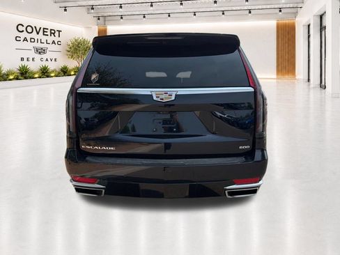 Used 2023 Cadillac Escalade Premium Luxury AWD/4WD image 12