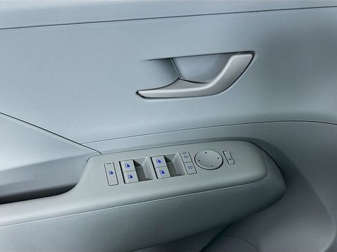 Used 2024 Hyundai Kona SEL image 17