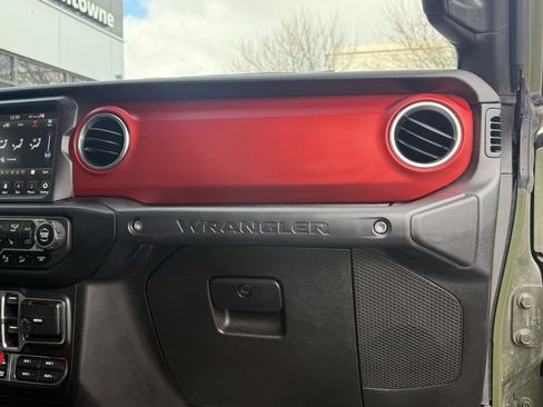 Used 2021 Jeep Wrangler Unlimited Rubicon w/ Dual Top Group image 27