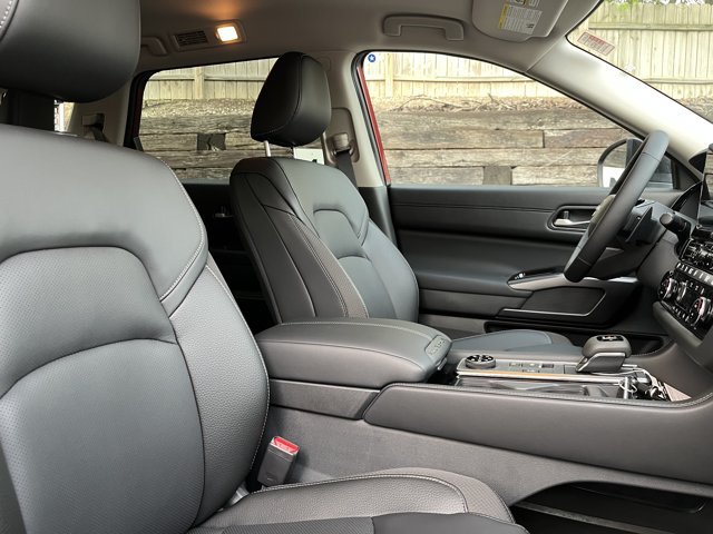 New 2026 Nissan Pathfinder SL AWD/4WD image 12