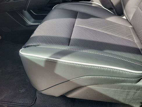 New 2026 Cadillac Vistiq Platinum AWD/4WD image 11