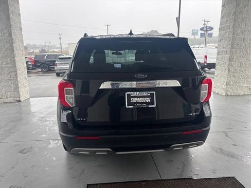 Used 2022 Ford Explorer XLT w/ Equipment Group 202A AWD/4WD image 25