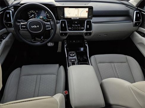 Certified 2023 Kia Sorento SX Prestige image 17