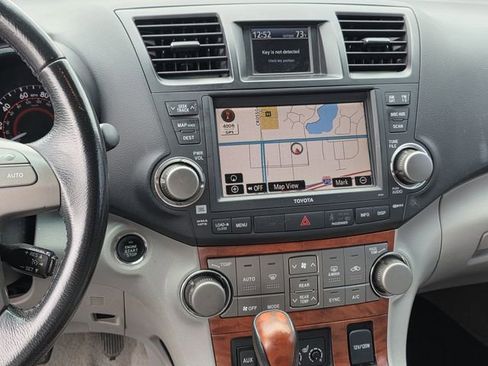 Used 2010 Toyota Highlander Limited AWD/4WD image 9