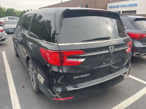 Certified 2024 Honda Odyssey EX-L image 3