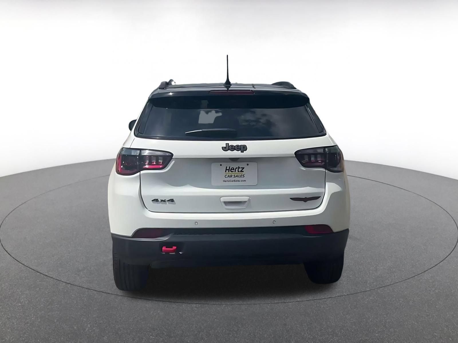 Used 2025 Jeep Compass Trailhawk AWD/4WD image 12