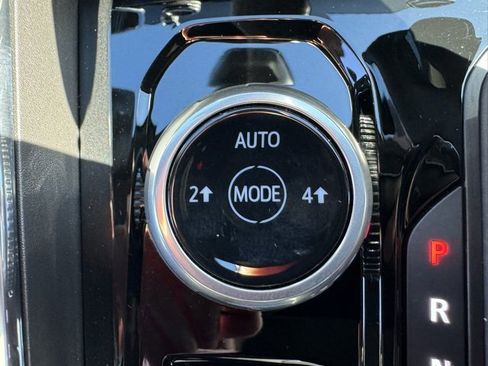 New 2026 GMC Canyon Elevation w/ Convenience Package image 17