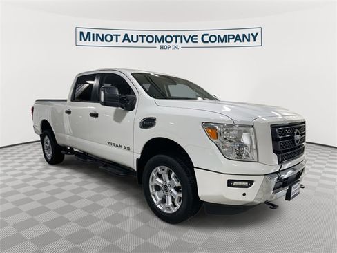 Used 2023 Nissan Titan SV w/ SV Convenience Package image 1