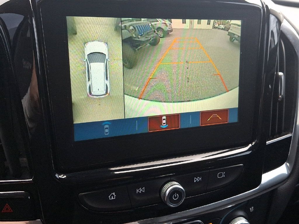 Used 2019 Chevrolet Traverse Premier FWD image 22