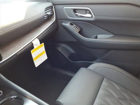 New 2026 Nissan Rogue Platinum image 24