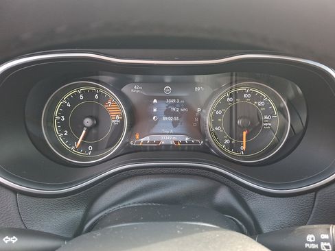 Used 2021 Jeep Cherokee Limited AWD/4WD image 20