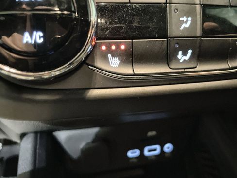 Used 2022 Chevrolet TrailBlazer RS w/ Technology Package image 33