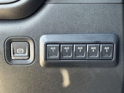 New 2026 GMC Sierra 3500 SLT w/ SLT Convenience Package image 21