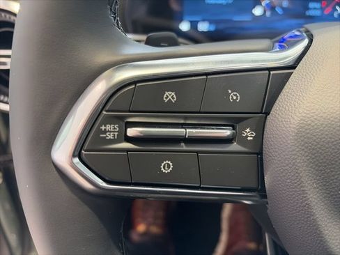 New 2026 Chevrolet Equinox LT w/ Convenience Package II FWD image 17