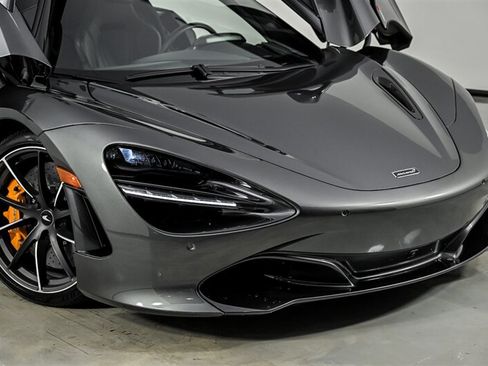 Used 2019 McLaren 720S RWD image 3