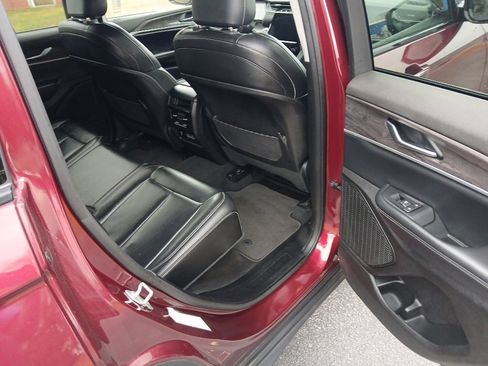 Certified 2023 Jeep Grand Cherokee Limited image 32