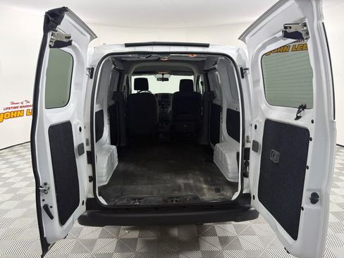 Used 2021 Nissan NV200 S w/ Back Door Glass Package image 5