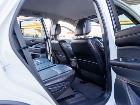 Used 2023 Nissan Pathfinder SL w/ Lighting Package (N92) image 51