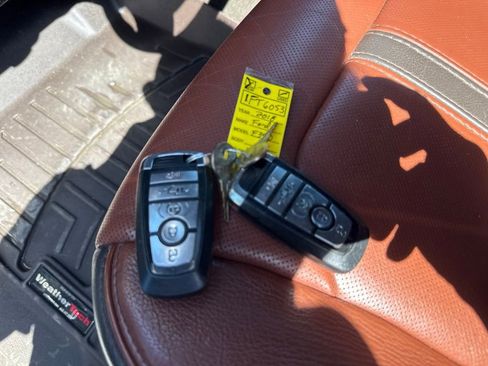Used 2018 Ford F350 King Ranch w/ King Ranch Ultimate Package AWD/4WD image 34