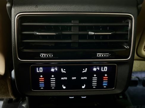 Used 2023 Audi Q7 3.0T Premium Plus AWD/4WD image 20