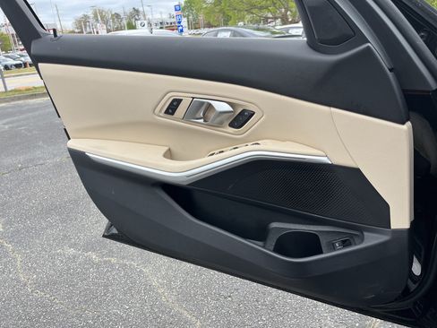 Used 2024 BMW 330i Sedan w/ Premium Package image 15