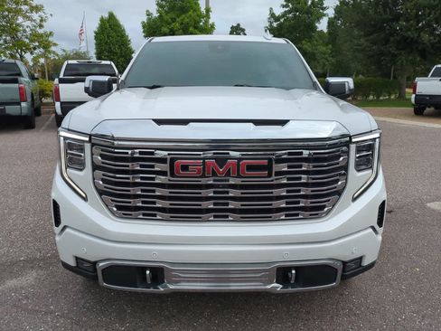 Used 2023 GMC Sierra 1500 Denali w/ Technology Package AWD/4WD image 9