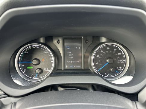 Used 2022 Toyota Venza XLE image 15