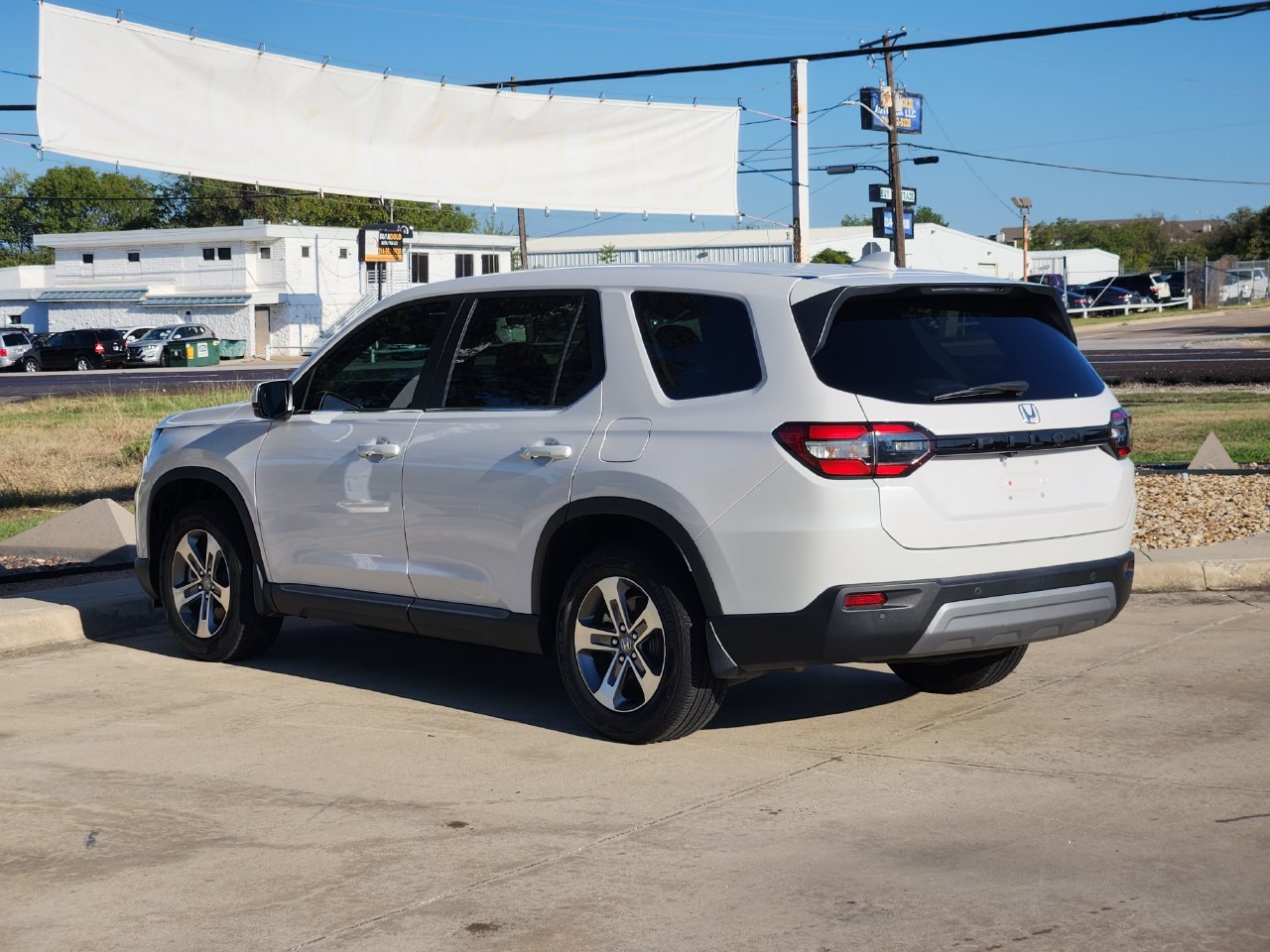 Used 2025 Honda Pilot EX-L image 7