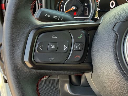 Used 2024 Jeep Wrangler Unlimited Rubicon image 30