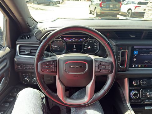 Used 2021 GMC Yukon Denali AWD/4WD image 18