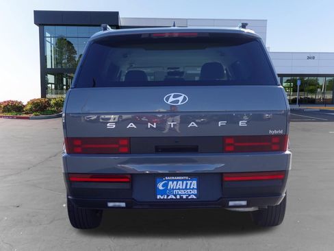 Used 2025 Hyundai Santa Fe SEL FWD image 4
