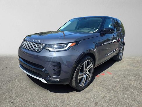 Used 2025 Land Rover Discovery Metropolitan Edition AWD/4WD image 7