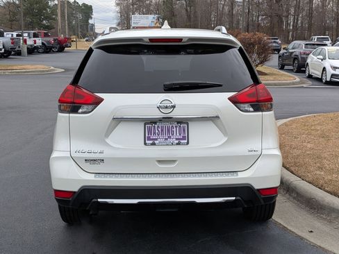 Used 2018 Nissan Rogue SL image 6