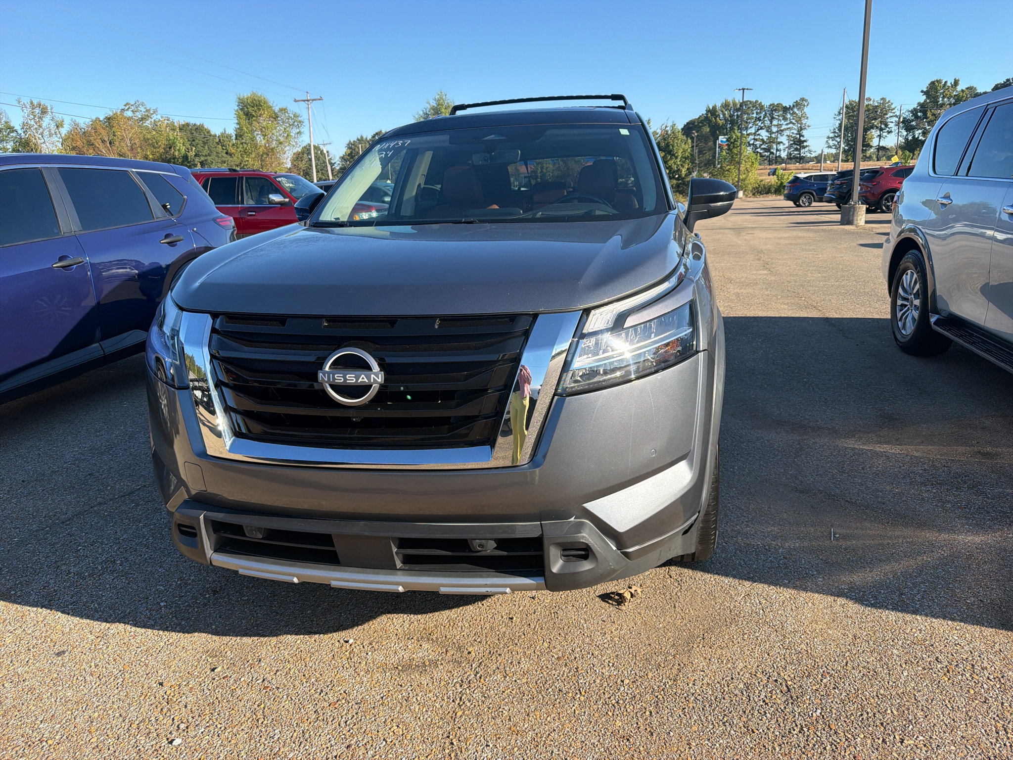 Used 2024 Nissan Pathfinder Platinum w/ Cargo Package FWD image 2