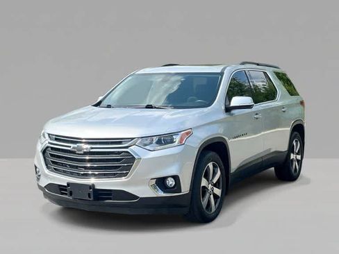 Used 2019 Chevrolet Traverse LT w/ LT Premium Package AWD/4WD image 4