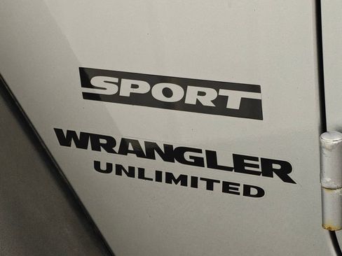 Used 2014 Jeep Wrangler Unlimited Sport w/ Connectivity Group AWD/4WD image 39