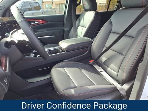 New 2026 Chevrolet Traverse Z71 w/ Enhanced Driving Package image 3