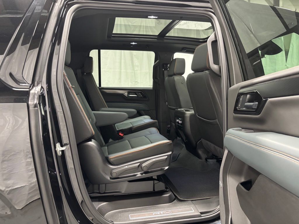 Used 2026 GMC Yukon XL AT4 w/ AT4 Premium Package AWD/4WD image 52