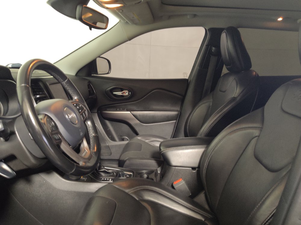 Used 2021 Jeep Cherokee Latitude Lux w/ Sun & Sound Group AWD/4WD image 17
