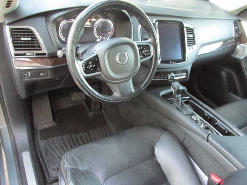 Used 2016 Volvo XC90 T6 Momentum w/ Protection Package Plus image 9