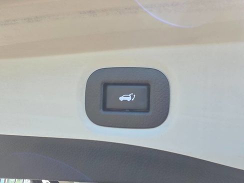 Used 2015 Nissan Rogue SV w/ SV Premium Package AWD/4WD image 27