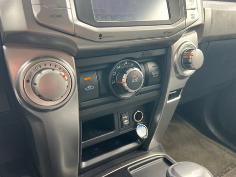 Used 2015 Toyota 4Runner SR5 RWD image 21