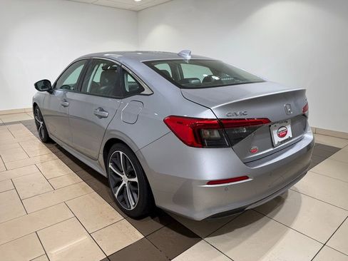 Used 2023 Honda Civic Touring image 3