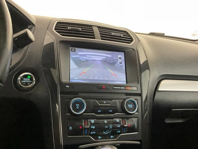 Used 2017 Ford Explorer XLT w/ Equipment Group 202A AWD/4WD image 27