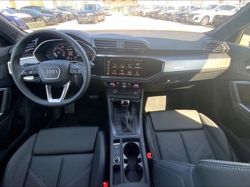New 2025 Audi Q3 2.0T Premium image 5