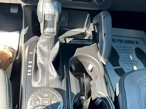 New 2024 Ford Bronco Outer Banks w/ Sasquatch Package image 26