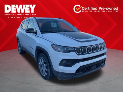 Certified 2022 Jeep Compass Latitude w/ Mopar Graphics Package image 1